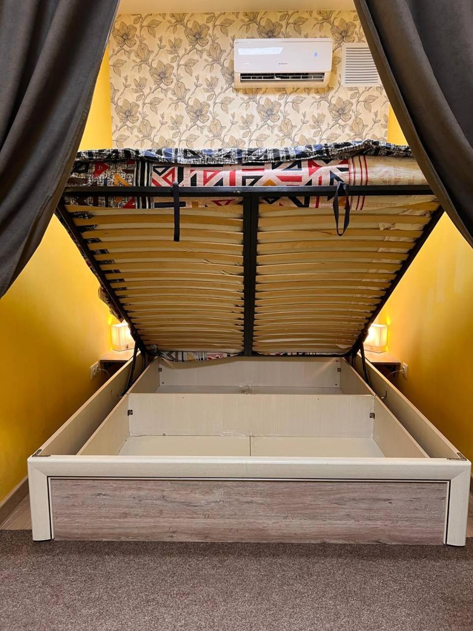 Рой Hostel Алма Ата Екстериор снимка