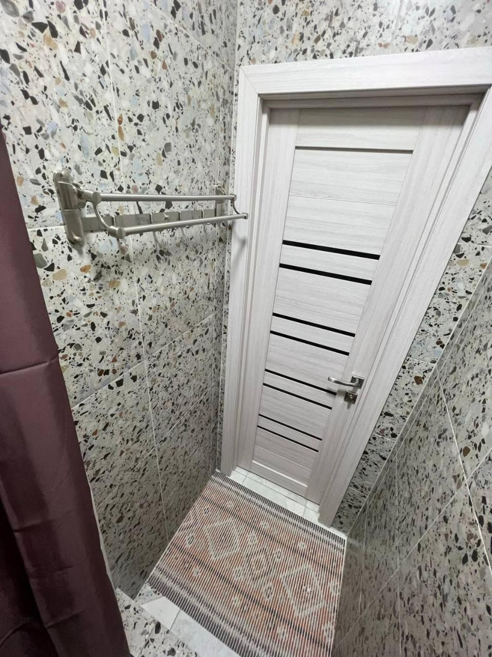 Рой Hostel Алма Ата Екстериор снимка